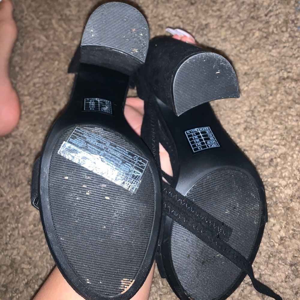 Heels - Picture 2 of 3